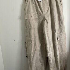 Tan Cargo Pants with Relaxed Fit and Lightweight Material